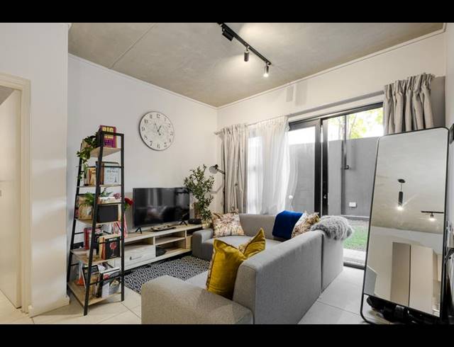 2 BEDROOM APARTMENT FOR SALE IN WAVERLEY